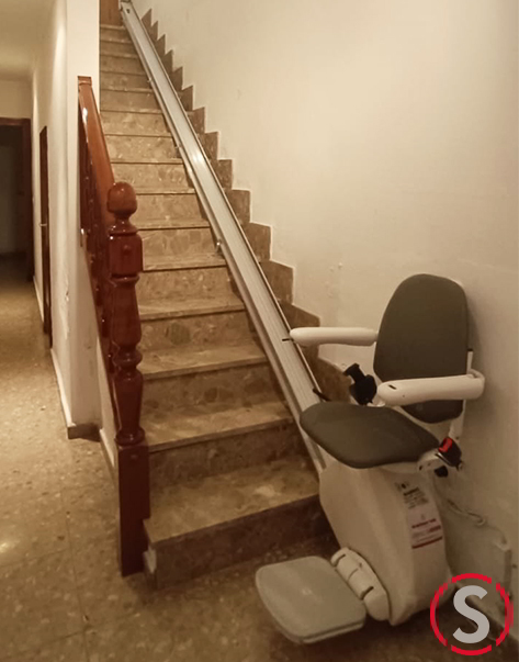 SILLA SALVAESCALERAS DESDE ABAJO