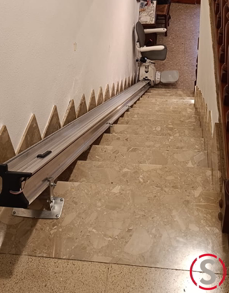 SILLA SALVAESCALERAS DESDE ARRIBA